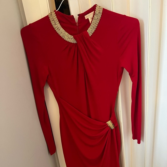 Dresses & Skirts - Slim fit Dressy red dress size Xs